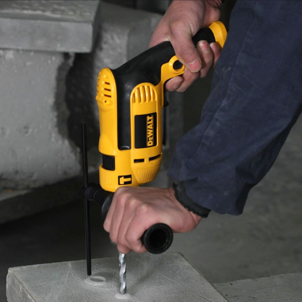 Furadeira de Impacto 1/2" 710W 220V DeWalt DWD502